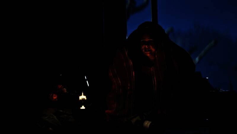 《地狱即我们》官方版